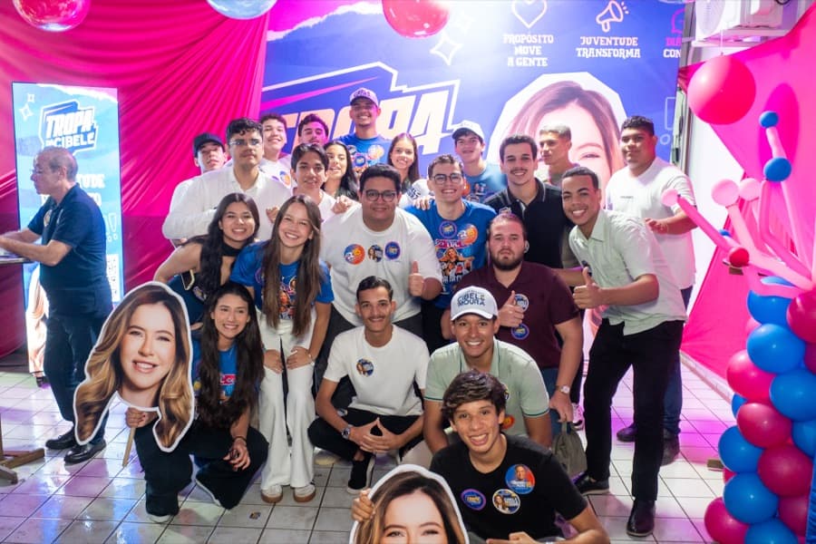 Jovens reunidos no lançamento da Tropa da Cibele